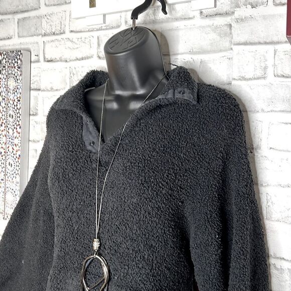 Sherpa Fluffy Thick Winter Pull Over Sweatshirt Shirt Size Medium Black - Picture 3 of 4